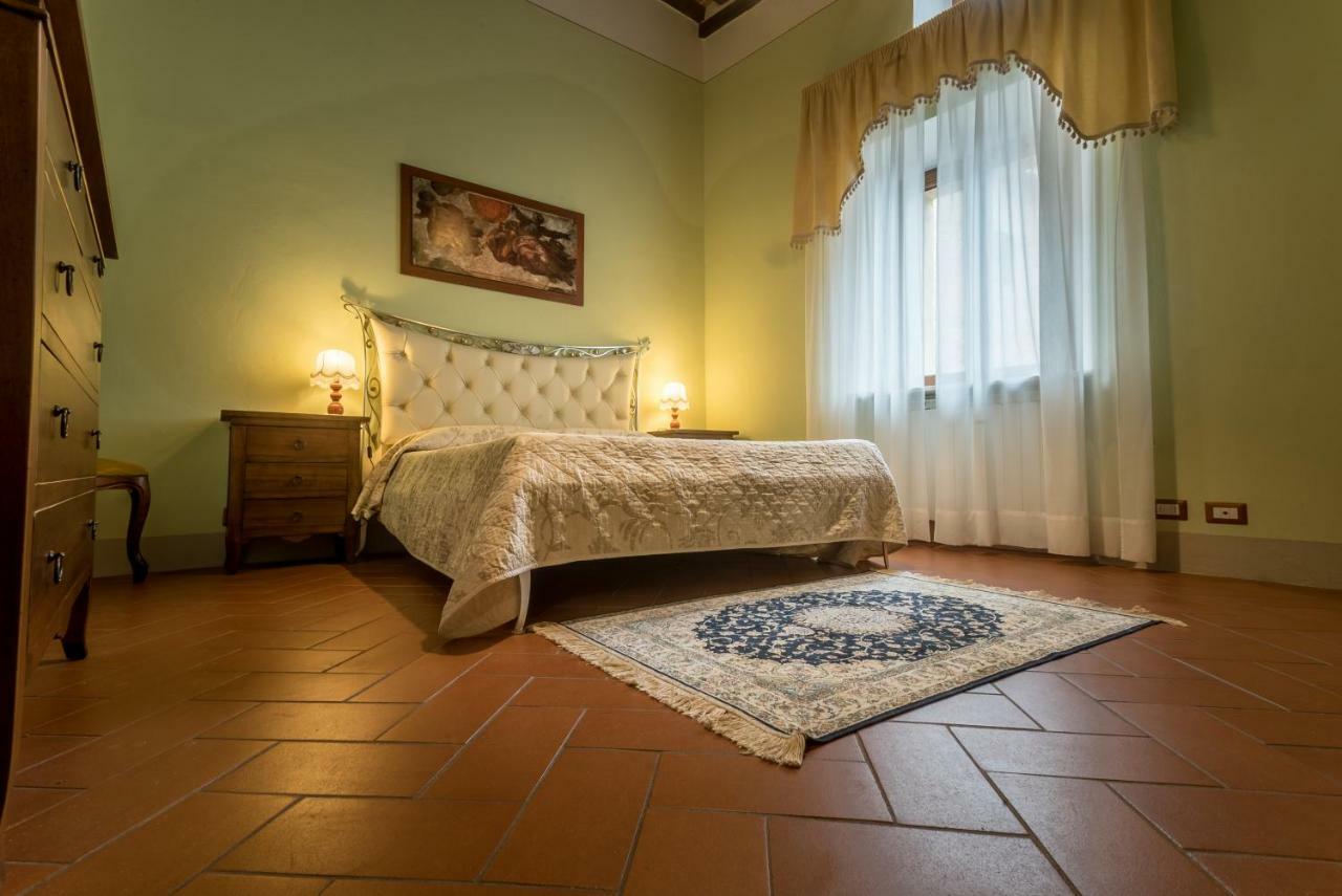 Luxury Apartment Piazza Grande Монтепульчано Экстерьер фото