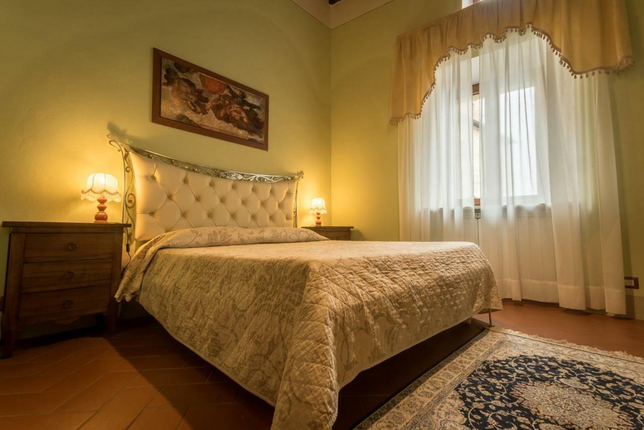 Luxury Apartment Piazza Grande Монтепульчано Экстерьер фото