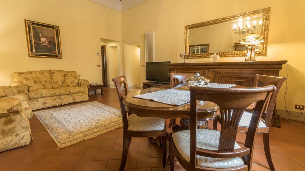 Luxury Apartment Piazza Grande Монтепульчано Экстерьер фото